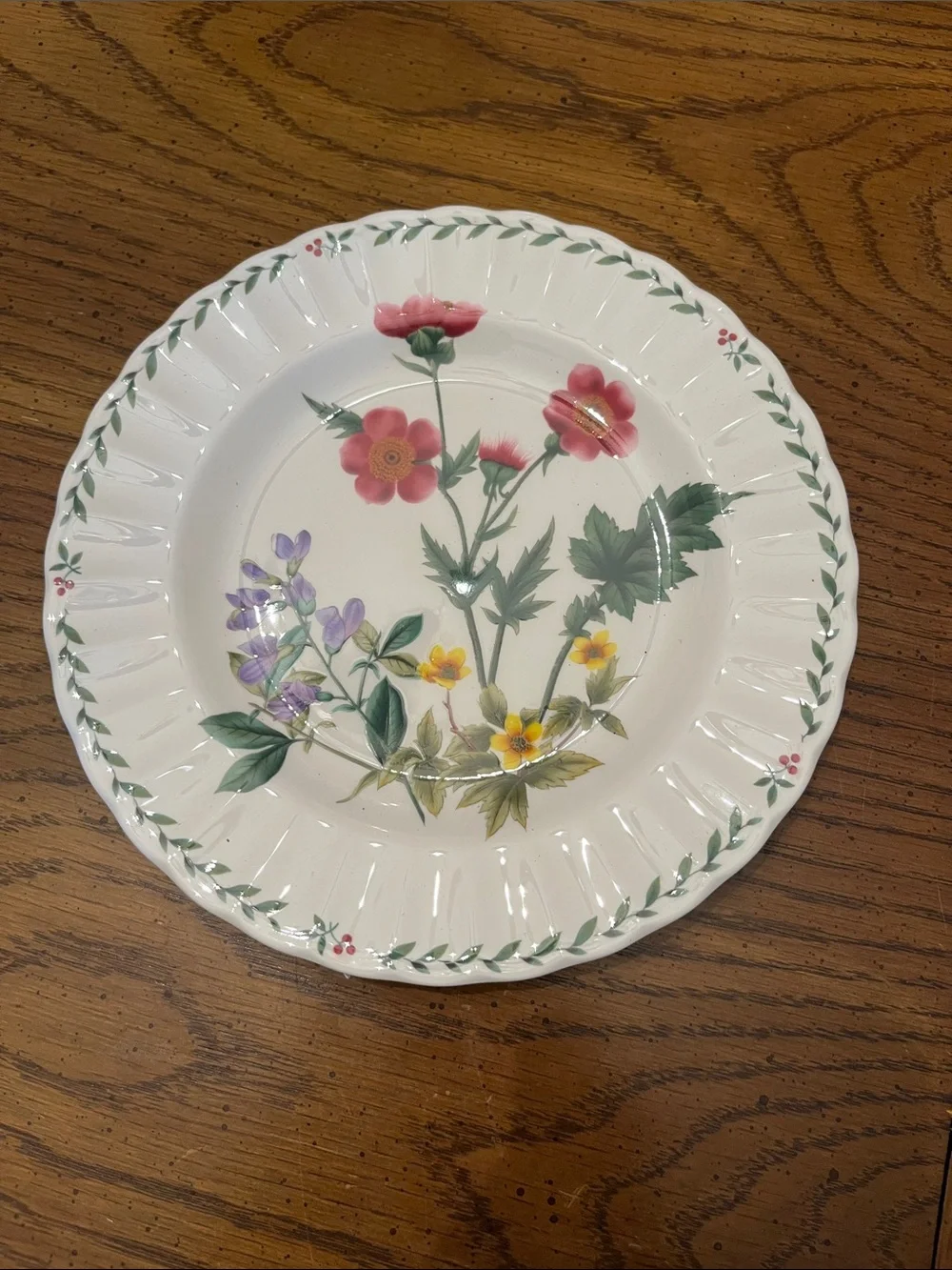 Mikasa Maxima dinnerware pieces in the 